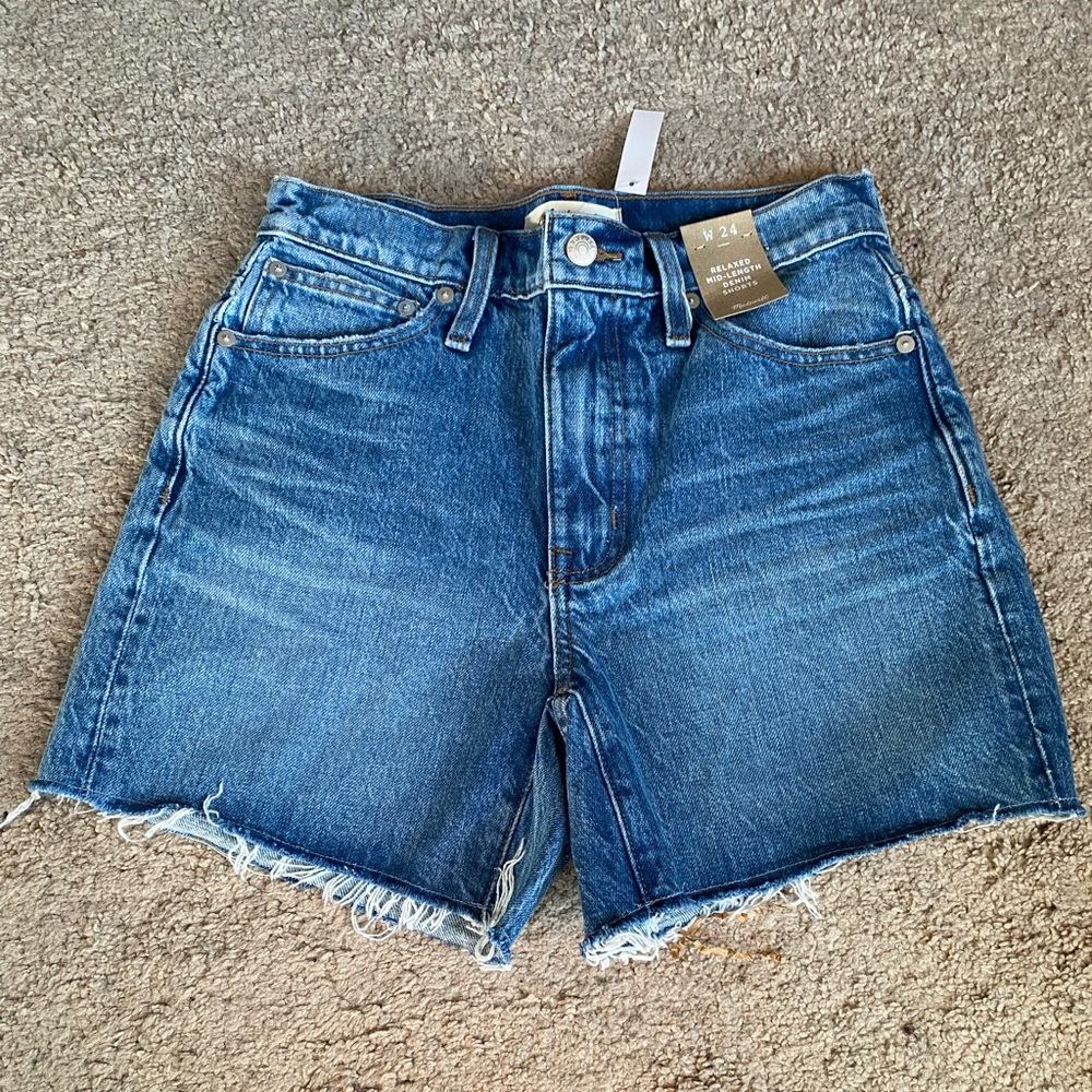 Madewell Relaxed Mid-length Shorts in Cranwood